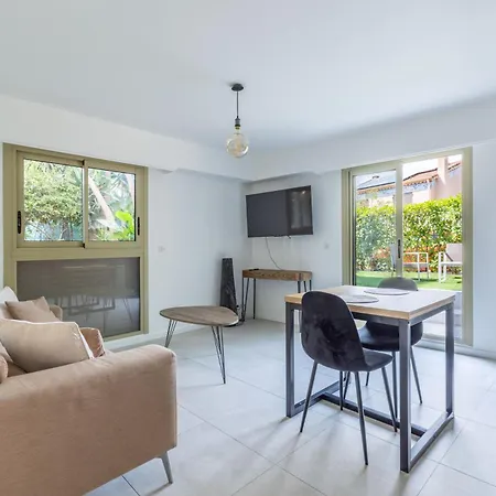 Sur Mer, 1 Bedroom With Garden-air Conditioning-wifi Daire *
